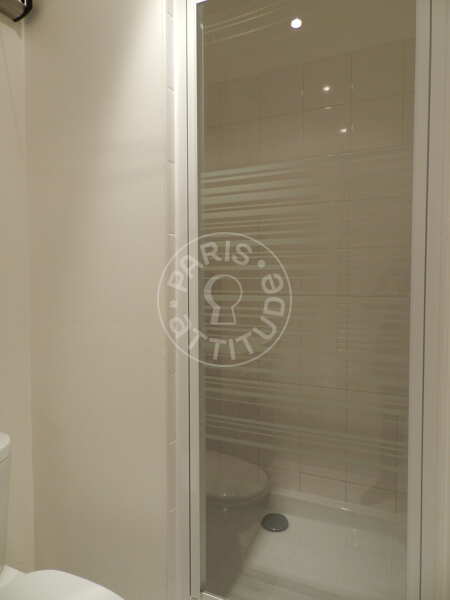Salle de bain Studio meublé - 29m²  - Porte de Vincennes - Paris