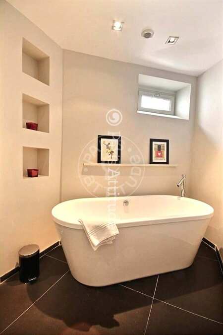 Salle de bain Appartement meublé - 91m²  - 2 chambres - Invalides - Paris