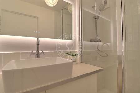 Bathroom Furnished apartment - 47m²  - 1 bedroom - Oberkampf - Paris