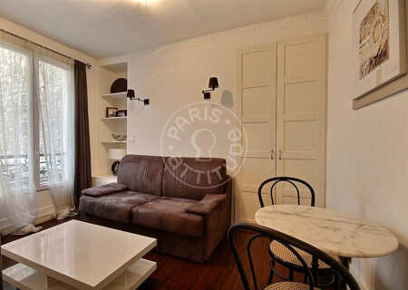 Salon Studio meublé - 16m²  - Tour Eiffel - Paris