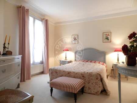 Camera da letto Appartamento arredato - 75.56m²  - 2 locali - Ecole Militaire / Unesco / Duroc - Parigi