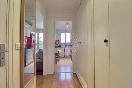 Entrance Furnished studio - 32m²  - Gare de l'Est / Gare du Nord - Paris