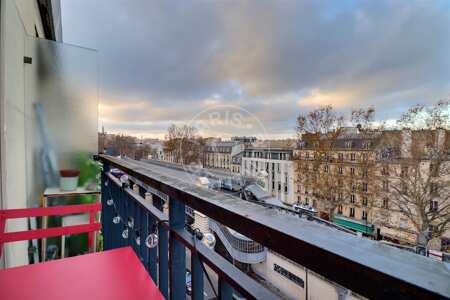 Balcony Furnished studio - 32m²  - Gare de l'Est / Gare du Nord - Paris