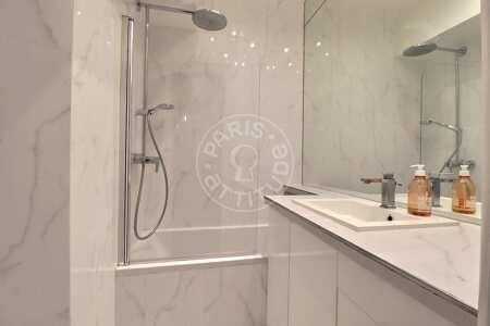 Salle de bain Appartement meublé - 105m²  - 3 chambres - Musée Picasso - Paris