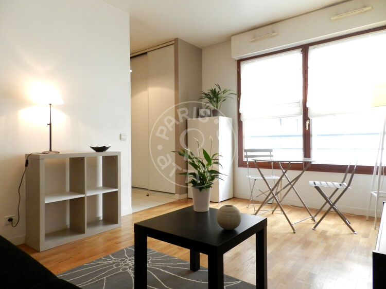 Salon - Studio meublé - Paris 75015 - 9717
