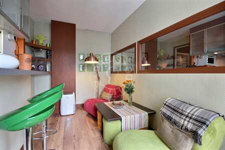 Salon Appartement meublé - 30m²  - 1 chambre - Oberkampf - Paris
