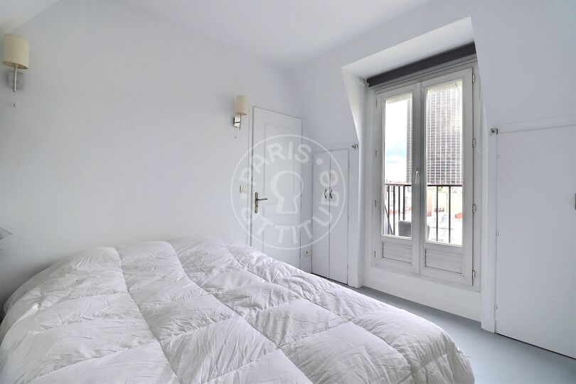 1 locale arredato - Parigi 75015 - 9753