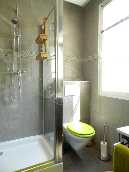 Salle de bain Appartement meublé - 33m²  - 1 chambre - Sacré-Cœur - Paris