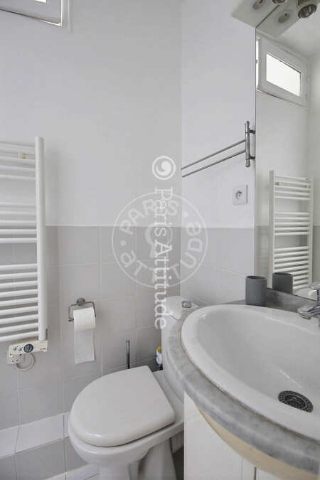Salle de bain Studio meublé - 21m²  - Convention - Paris