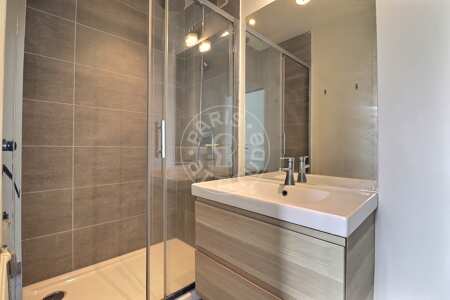 Bathroom Furnished apartment - 31m²  - 1 bedroom - La Muette / Bois de Boulogne - Paris