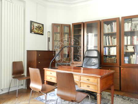 Office Furnished apartment - 105m²  - 2 bedrooms - Montorgueil - Paris