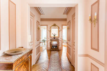 Entrance Furnished apartment - 170m²  - 3 bedrooms - Saint-Lazare - Paris