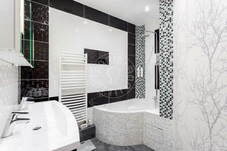 Bathroom Furnished apartment - 170m²  - 3 bedrooms - Saint-Lazare - Paris