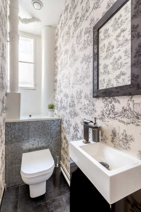 Toilet Furnished apartment - 170m²  - 3 bedrooms - Saint-Lazare - Paris