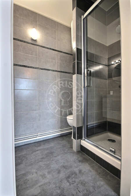 Badezimmer Möblierte studio - 20m²  - Saint-Lazare - Paris