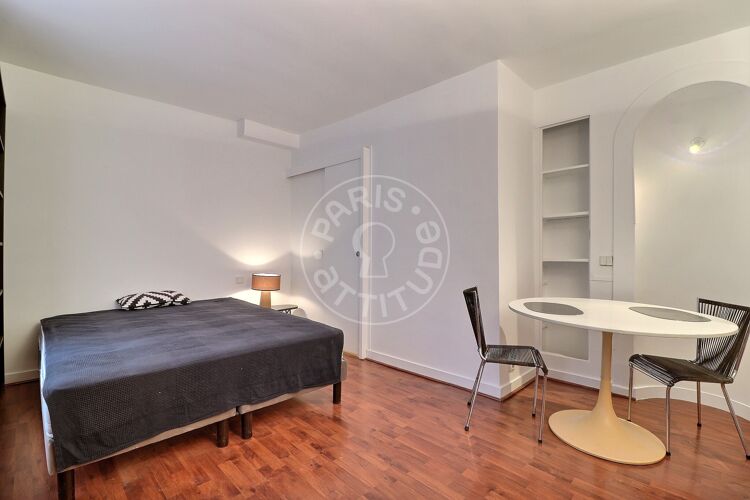 Salon - Studio meublé - Paris 75007 - 9926