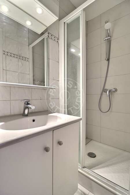 Baño Estudio amueblado - 26m²  - Tour Eiffel - París