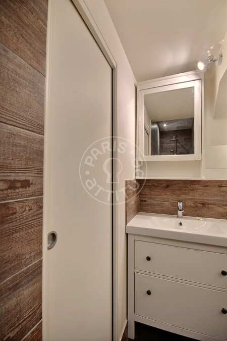 Bathroom Furnished studio - 29m²  - Saint-Lazare - Paris