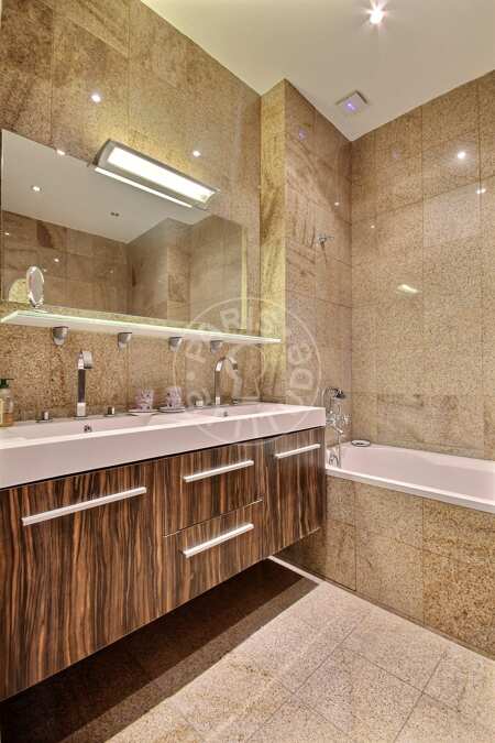 Casa de banho Apartamento mobilado - 152m²  - 3 quartos - Parc Monceau - Paris