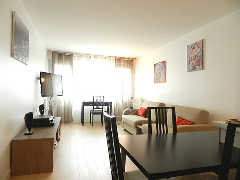 Quitinete mobiliado - Paris 75015 - 9988